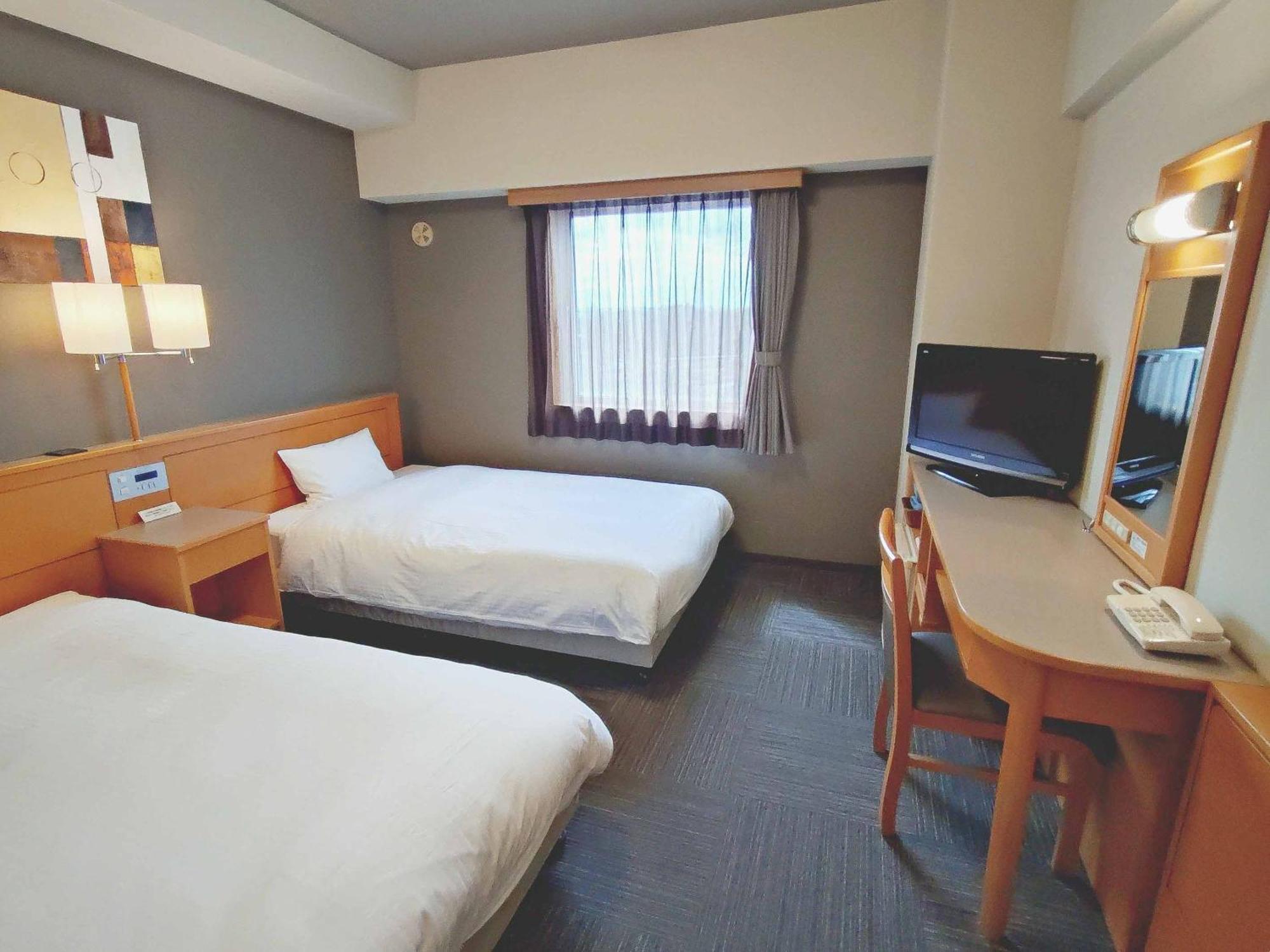 Hotel Route-Inn Toyokawa Inter Eksteriør billede
